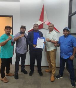 Maju di Pilkada Raja Ampat, Orideko Burdam Terima Surat Tugas dari DPP Demokrat