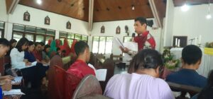 Apa itu Gereja? Penyuluh : Laurentius Reresi