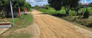 PT Megapura Prima Industri Perbaiki Jalan Matawolot untuk Dukung Ekonomi Warga