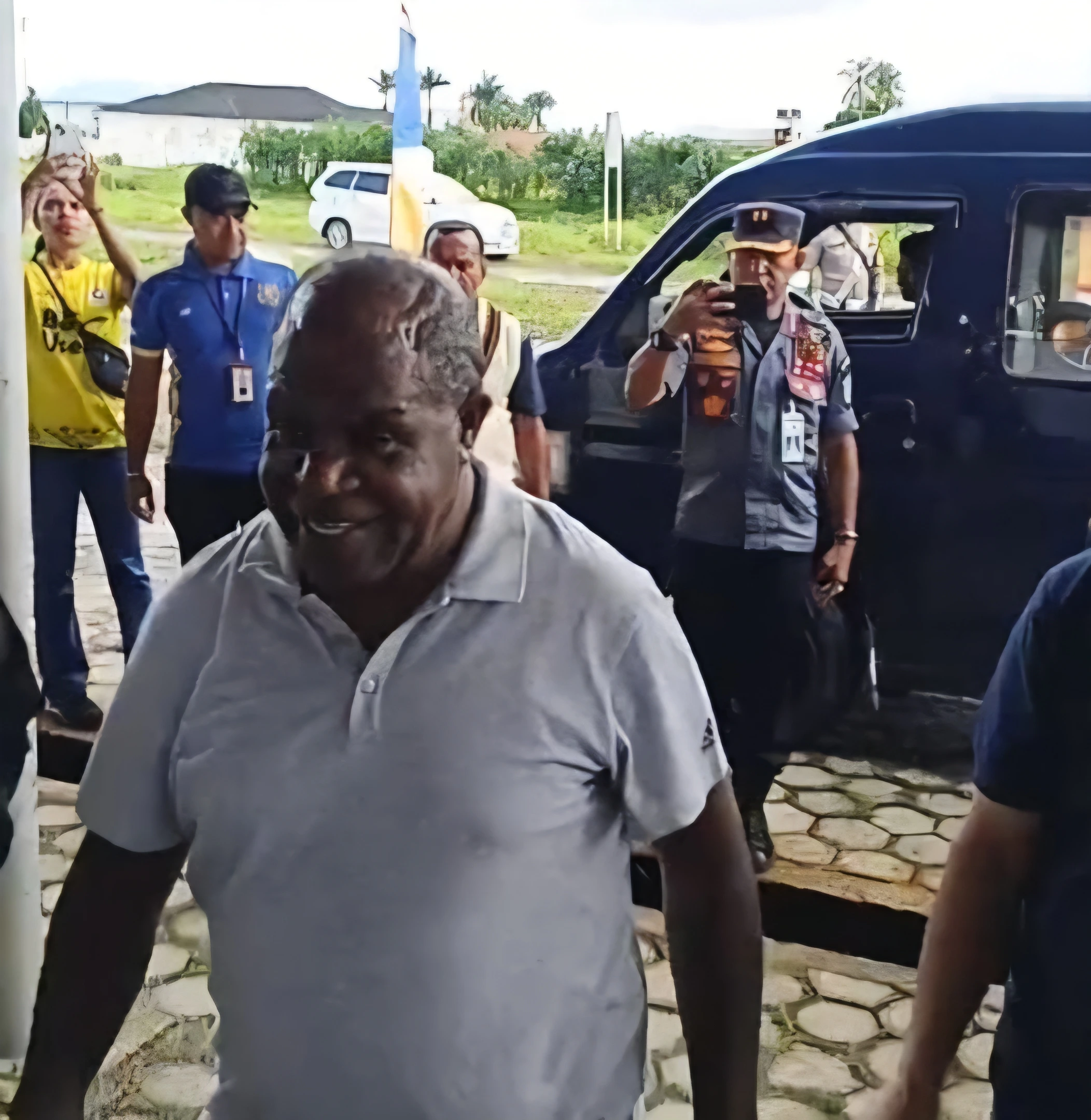 Bupati Sorong Resmikan Trayek Lingkar Aimas, Dorong Hidupnya Pasar Induk Mariat dan Pujasera
