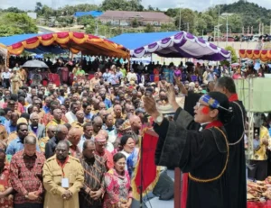 Ribuan Warga dan Pemda Maybrat Rayakan HUT Theofani ke-74 Lewat Ibadah Syukuran