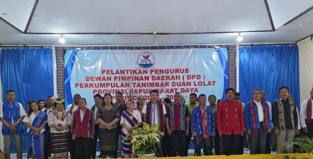 Ketua Dewan Adat Lantik Pengurus Perkumpulan Tanimbar Duan Lolat Papua Barat Daya Periode 2025–2030