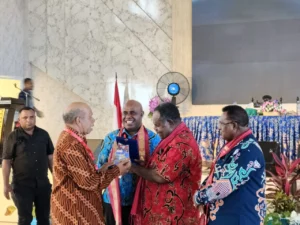 Gubernur Pimpin Seminar Pembangunan di HUT ke-74 Theofani Maybrat