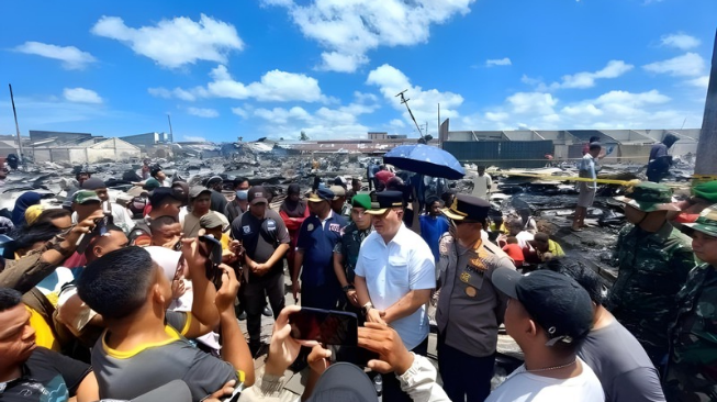 PJ Wali Kota Sorong Tinjau Lokasi Kebakaran Pasar Remu