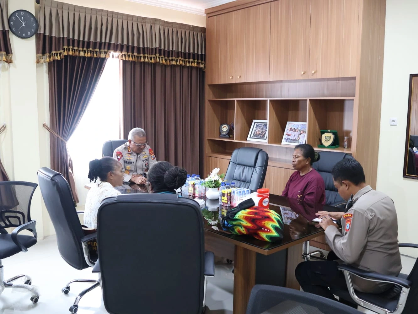 Keluarga Korban Pembunuhan di Tambrauw Desak Transparansi, Wakapolda PBD Janji Lebih Terbuka dan Responsif