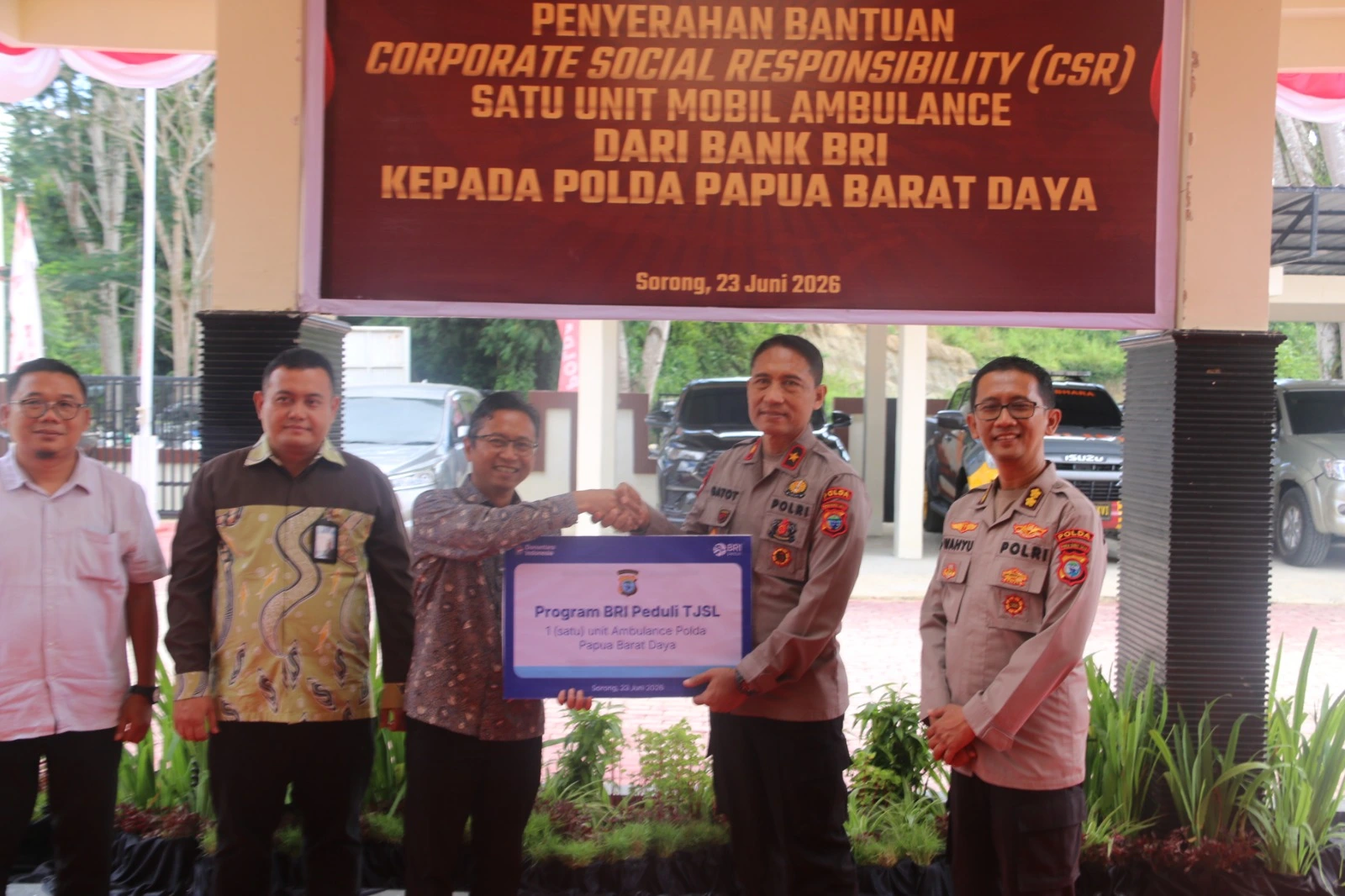 BRI Salurkan Ambulans CSR untuk Polda PBD, Perkuat Layanan Kesehatan dan Aksi Kemanusiaan