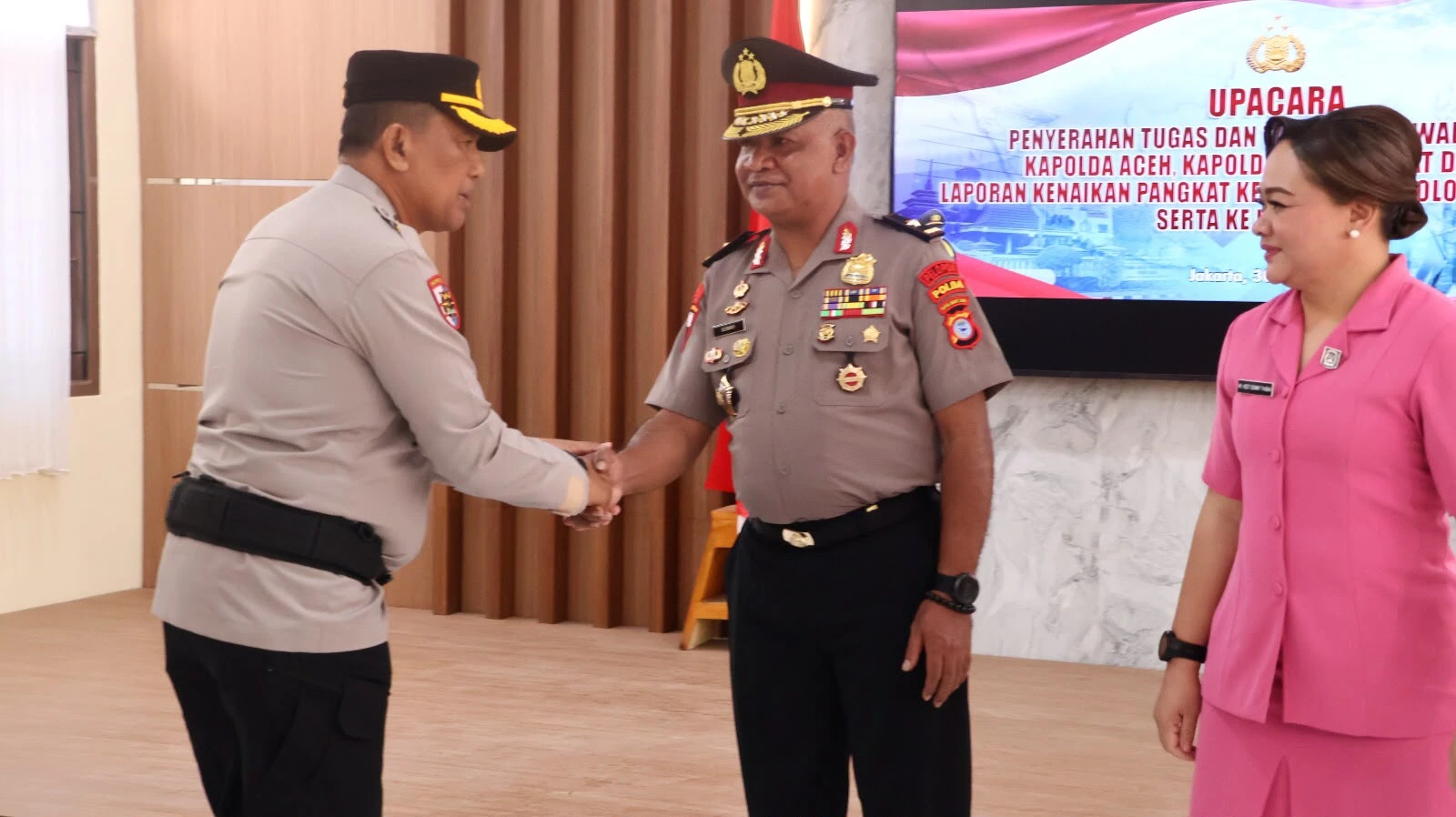 Mantan Wakapolda PBD, Semmy Ronny Thabaa, S.E., resmi menyandang pangkat Brigjen Pol
