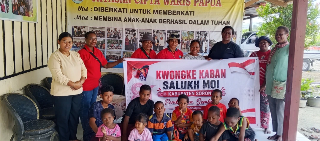 Semarak HUT RI ke-81: Tokoh Perempuan Moi Bagikan Sembako ke Panti Asuhan dan Mama-Mama Janda di Kabupaten Sorong