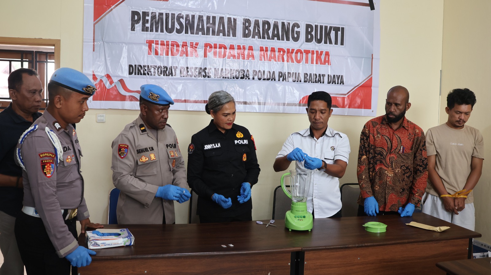 Ditresnarkoba Polda Papua Barat Daya Musnahkan 3,36 Gram Sabu