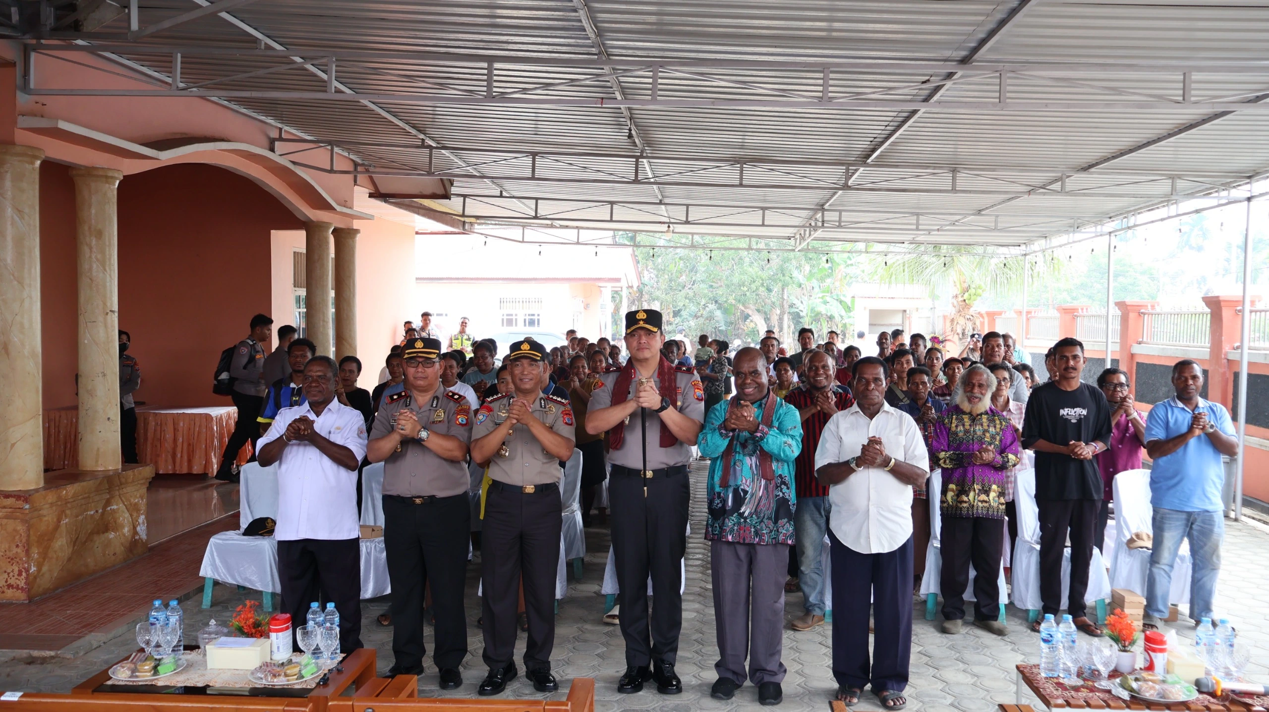 Perkuat Sinergi Kamtibmas, Kapolda Papua Barat Daya Gelar Kumpul Bersama Masyarakat Suku Moi