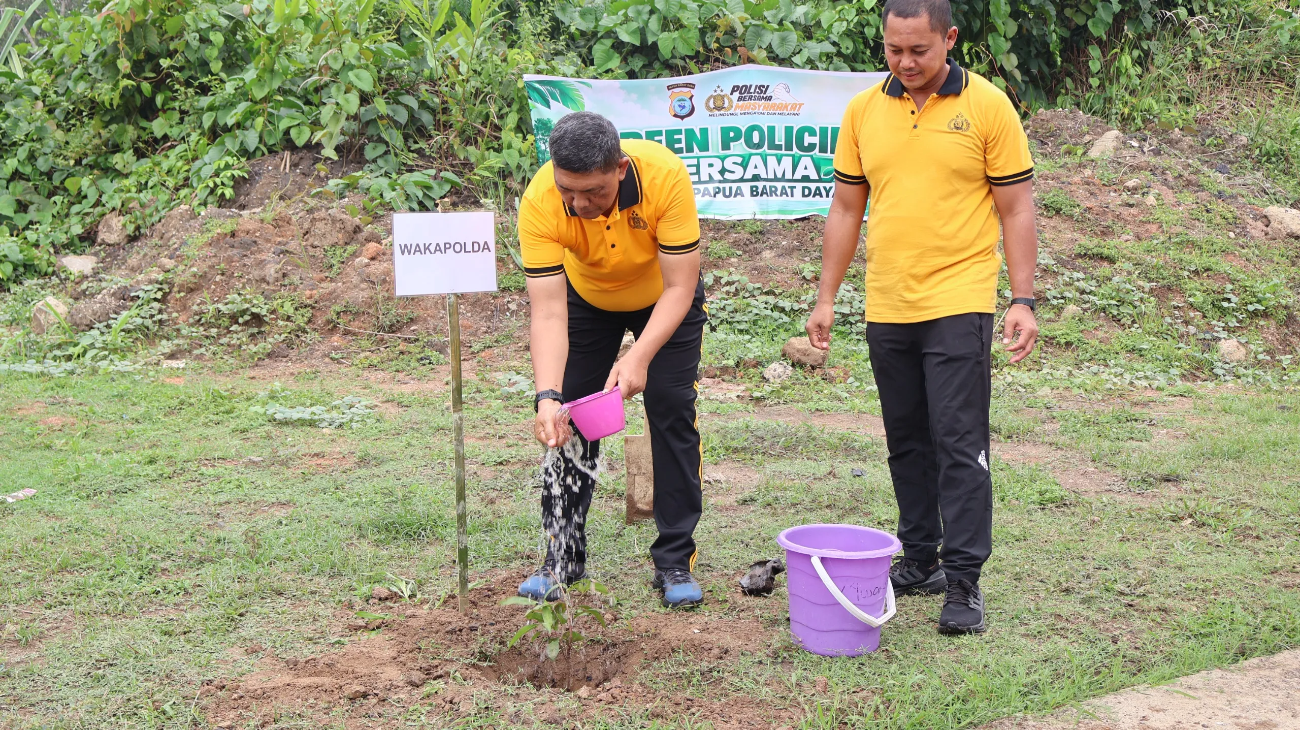 Wakapolda Papua Barat Daya Pimpin Aksi ‘Green Policing’ di Mapolda